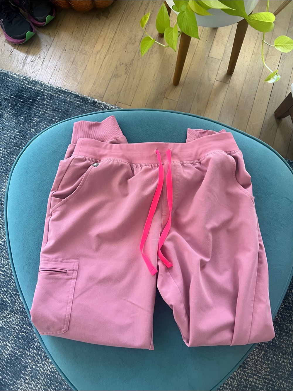 Women’s Figs Pink Jogger Pants with Drawstring - Zamora Jogger